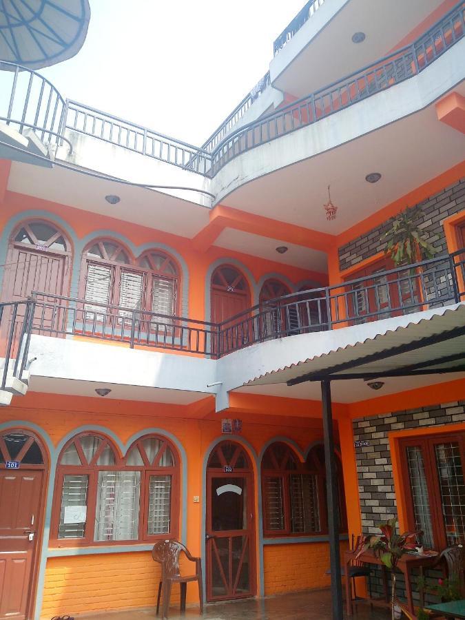 Paramount Guest House Pokhara Exterior foto